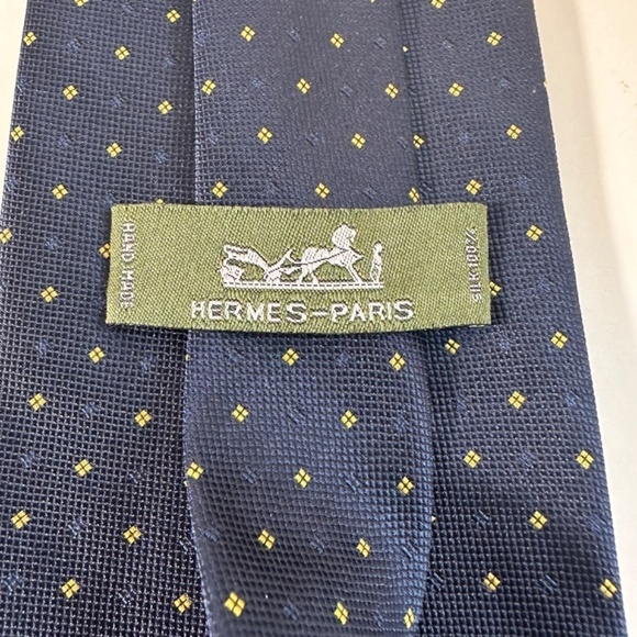 Vintage Hermes Paris Navy Yellow Mens Tie 100% Silk Hand Made - Picture 6 of 8